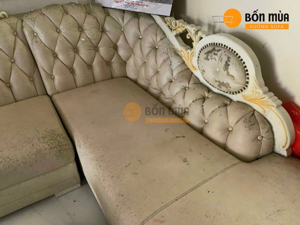 Bọc Lại Sofa Tân Cổ Điển Cho Anh Thắng Tại TP. Thủ Đức 2 Sofa bị mốc, bong tróc và xuống cấp sau thời gian dài sử dụng.