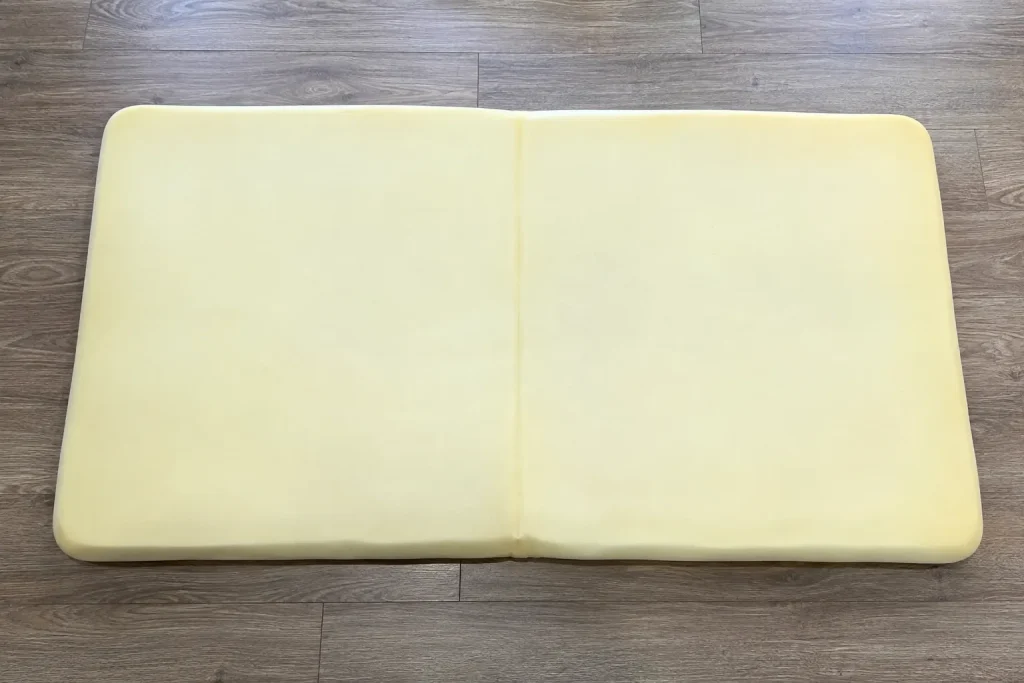 Mẫu Mút Sofa Đẹp, Bền, Êm Ái | Các Loại Mút Sofa Phổ Biến 18 Mút đệm ngồi là bộ phận chịu tải thường xuyên nên cần được lựa chọn phù hợp với trọng lượng và tần suất sử dụng.
