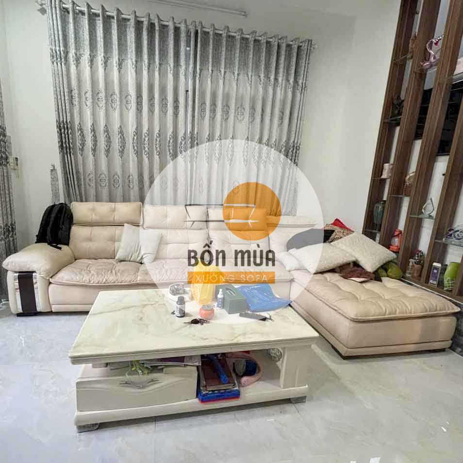 Bọc Lại Sofa Chữ L Cho Chị Hồng ở Phường Linh Xuân 2 Hình ảnh bộ sofa màu kem xuống cấp làm xấu căn phòng khách